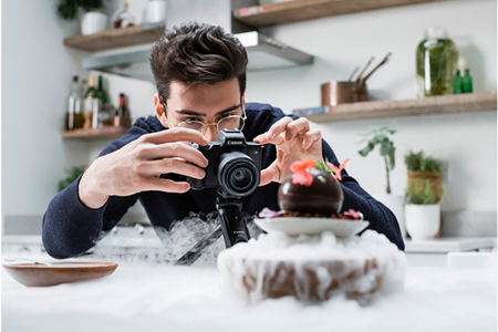 Appareil photo hybride CANON PACK EOS M50 MARK II NOIR + EF-M 15-45 MM F/3.5-6.3 IS STM + ETUI + CARTE SD 16 GO