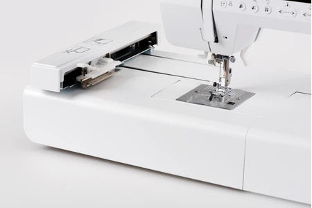 Machine à coudre BERNETTE MACHINE A COUDRE ET À BRODER BERNETTE CHICAGO 7 - AVEC MODULE DE BRODERIE