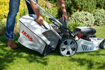 Tondeuse thermique IKRA IKRA TONDEUSE À GAZON TRACTÉE SUR BATTERIE IAM 40-4625S, MULCHING, DIAMÈTRE DE COUPE 46CM, INCLUSES 2 BATTERIES & CHARGEUR